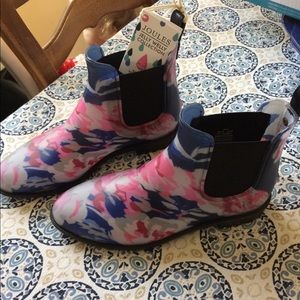 BNIB printed floral ankle rain boots